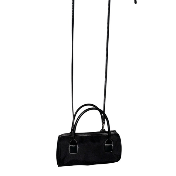 Vintage Tommy Hilfiger Black Handbag with White Stitching and Removable Strap - Picture 5 of 5